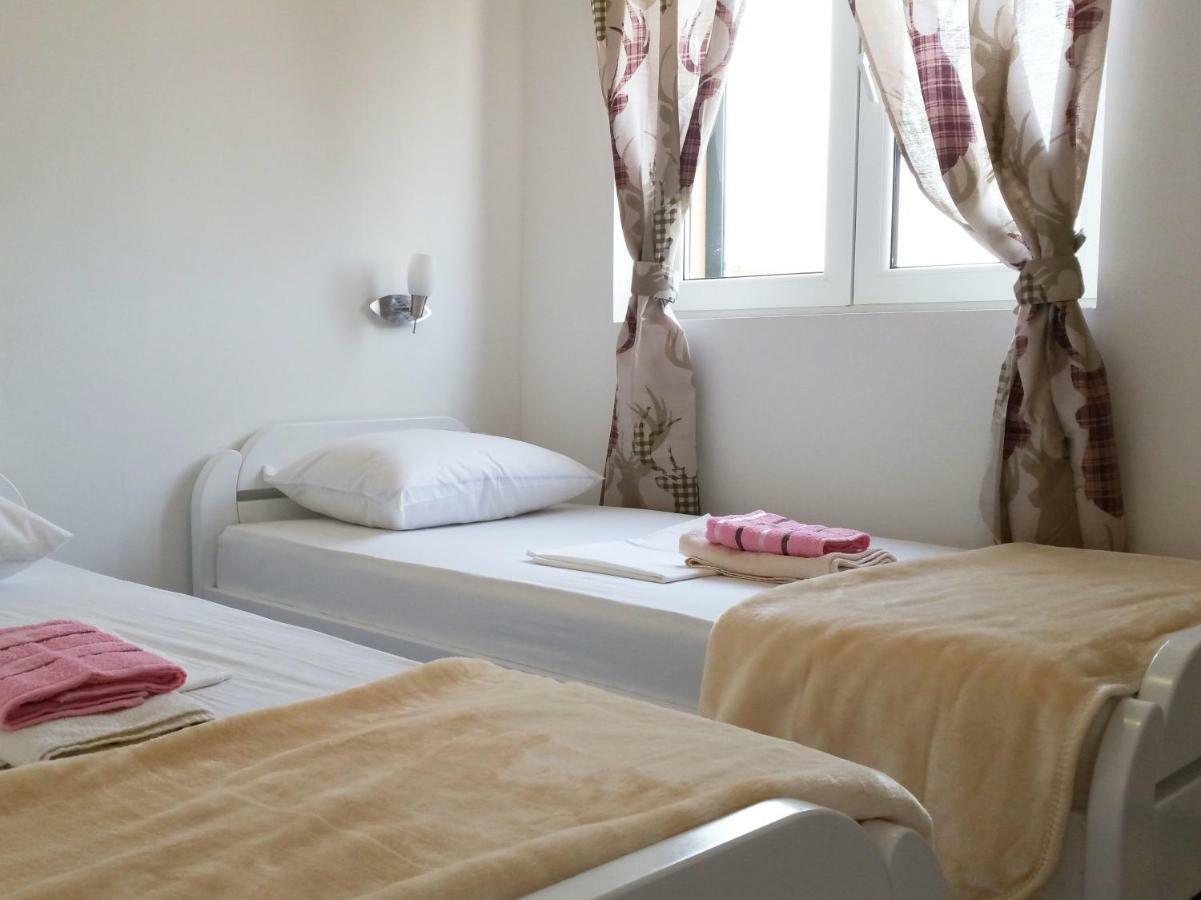 Apartmani Marijana シベニク エクステリア 写真