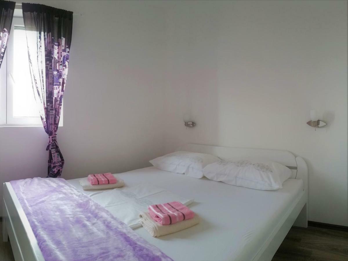 Apartmani Marijana シベニク エクステリア 写真