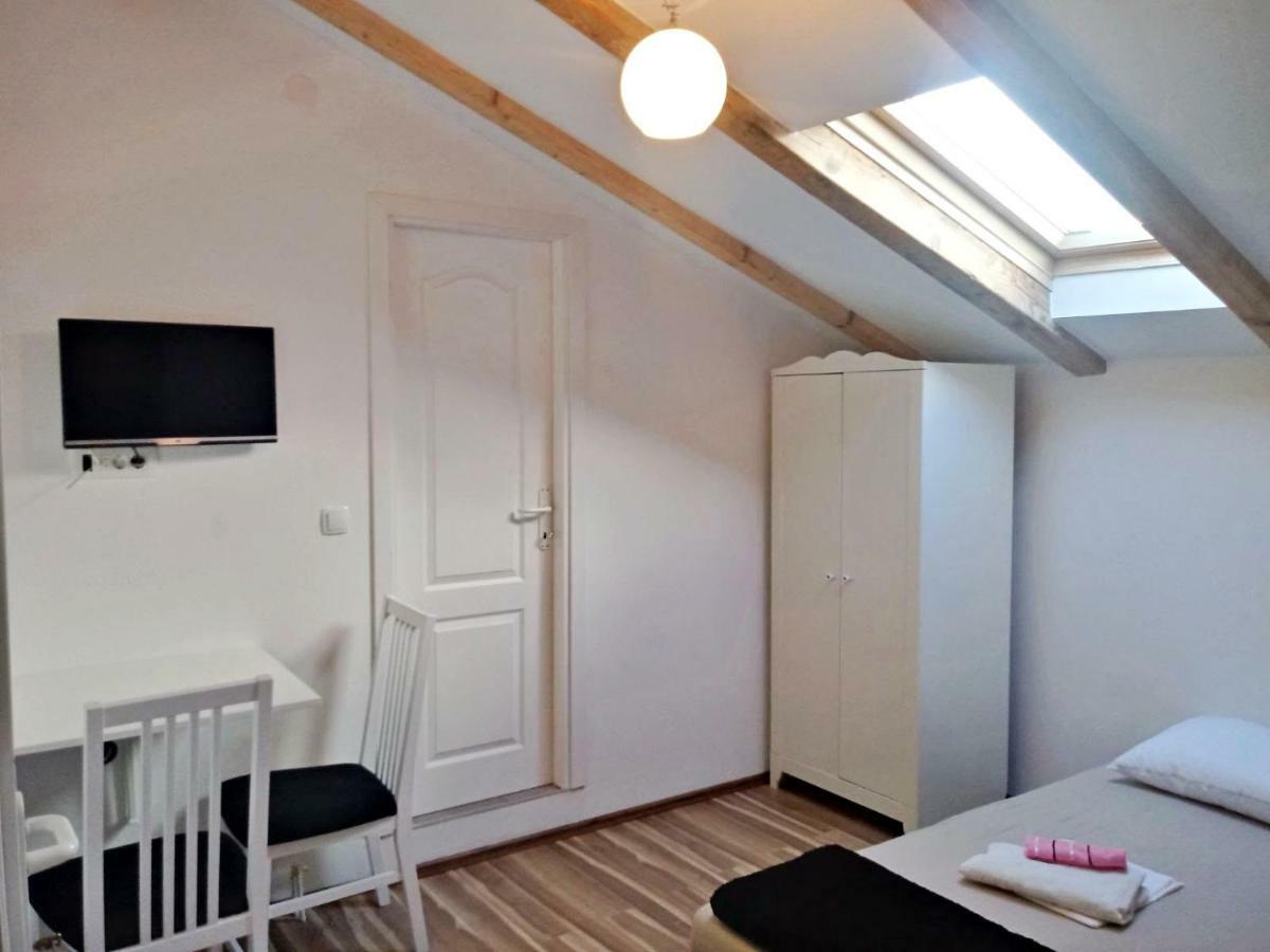 Apartmani Marijana シベニク エクステリア 写真