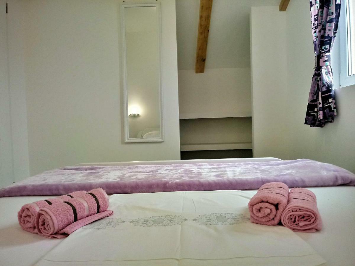 Apartmani Marijana シベニク エクステリア 写真